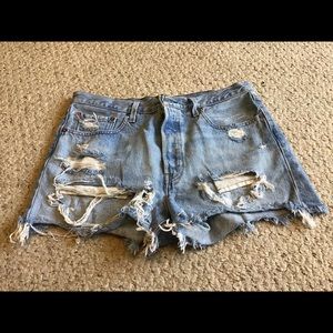 LEVIS 501 WOMENS DISTRESSED JEAN SHORTS SZ 30 BUTTON FLY